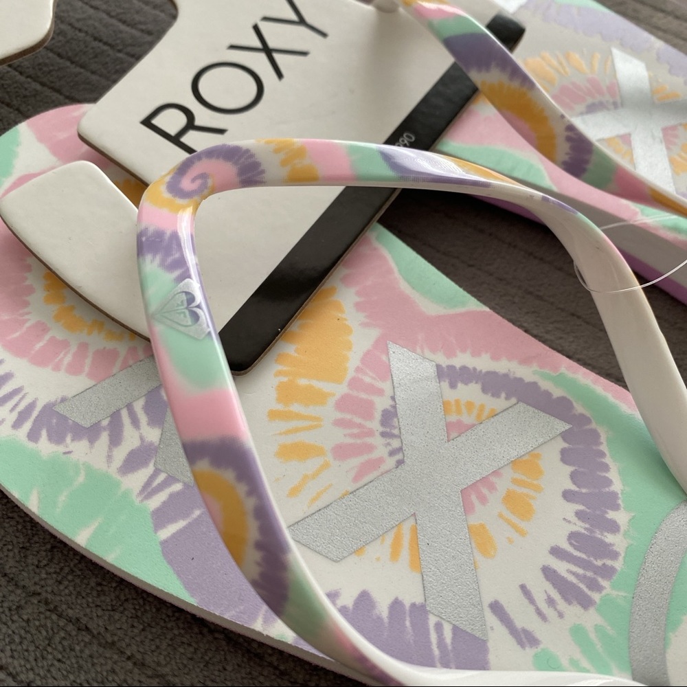 NEW ROXY Logo Flip Flops - Picture 3 of 7